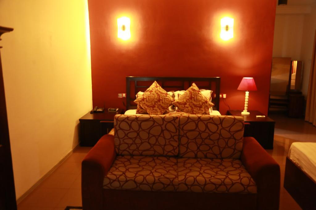 The Canes Boutique Hotel Colombo Exterior photo