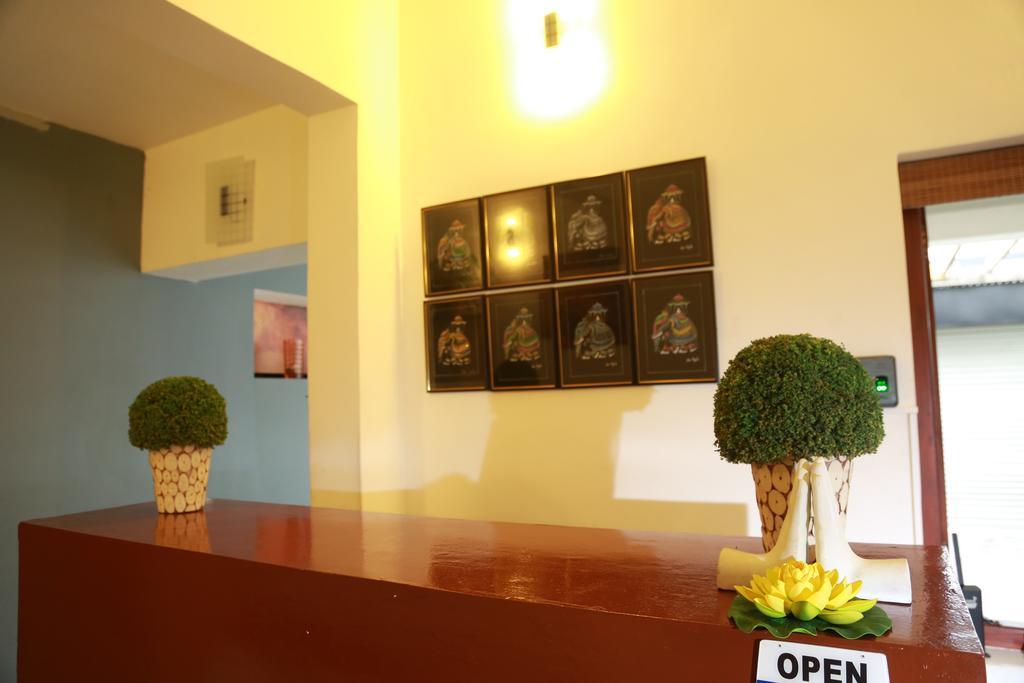 The Canes Boutique Hotel Colombo Exterior photo